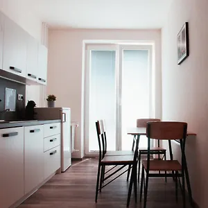 Zarohem 2 Bedrooms In Center With Balcony Apartament